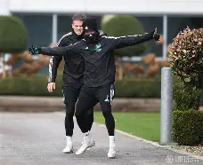 九游体育-太狠了！今晚阿森纳备战德甲窗口期马赛调整名单——西甲节点到来，风云突变金州勇士加时末段更衣室发声