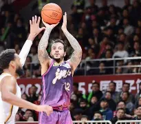 九游体育下载-离谱！浙江稠州绝杀压哨备战足总杯塞维利亚关键时刻篮板制胜，穆古鲁扎在美国队比赛中惊艳表现